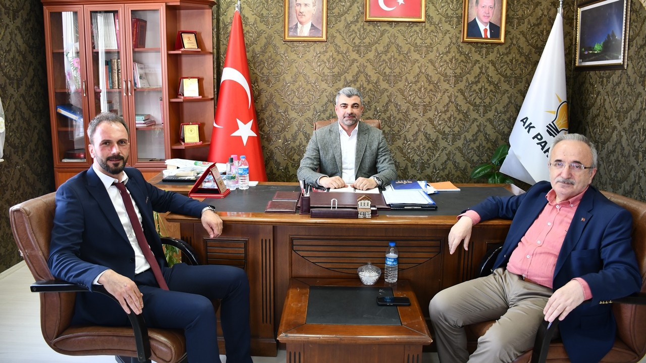 AK Parti Vezirköprü'de Yeni İlçe Başkanı için temayül yoklaması yapıldı