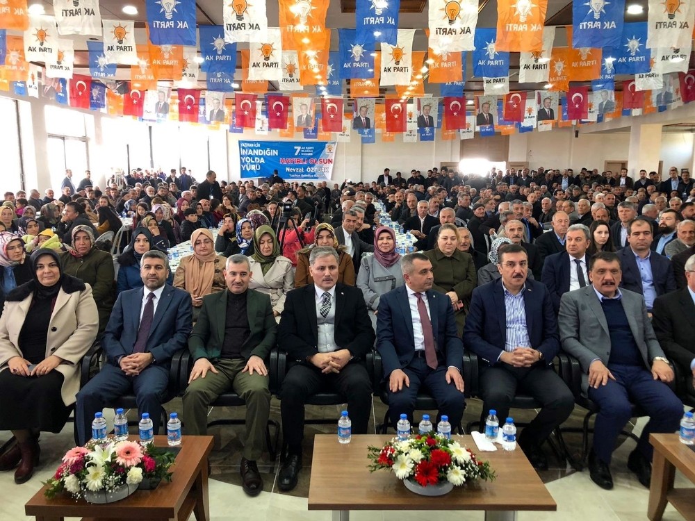 AK Parti Yazıhan ilçe başkanı yeniden Veysel Ateş oldu 