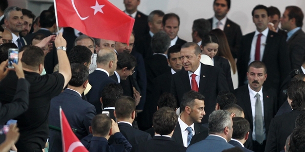 AK Parti'de akrabalar yönetimde görev almayacak