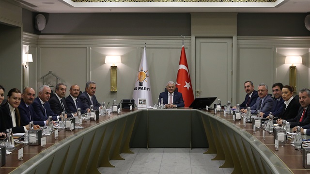 AK Parti'de ekip tamam