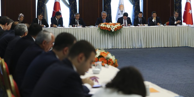 AK Parti'de kritik toplantı! Kahvaltıda bir araya geldiler