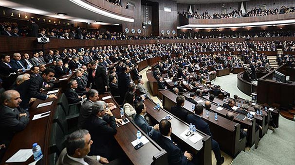 AK Parti'de mülakatları 14 komisyon sürdürüyor