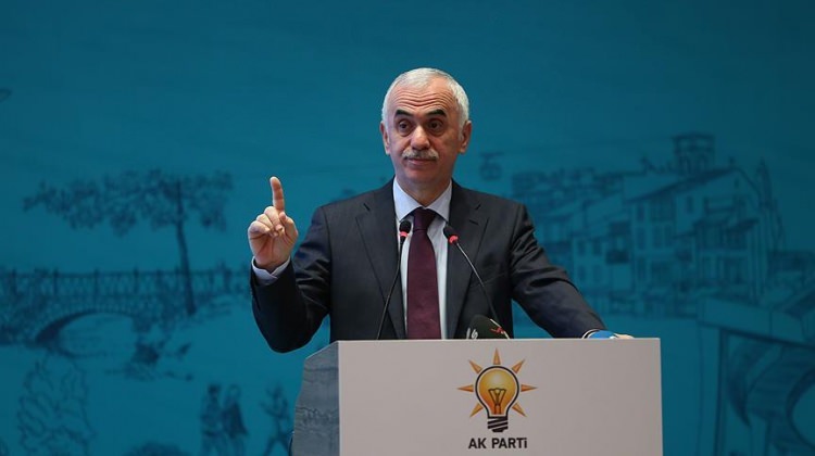 AK Parti'den 34 FETÖ'cü ihraç edildi