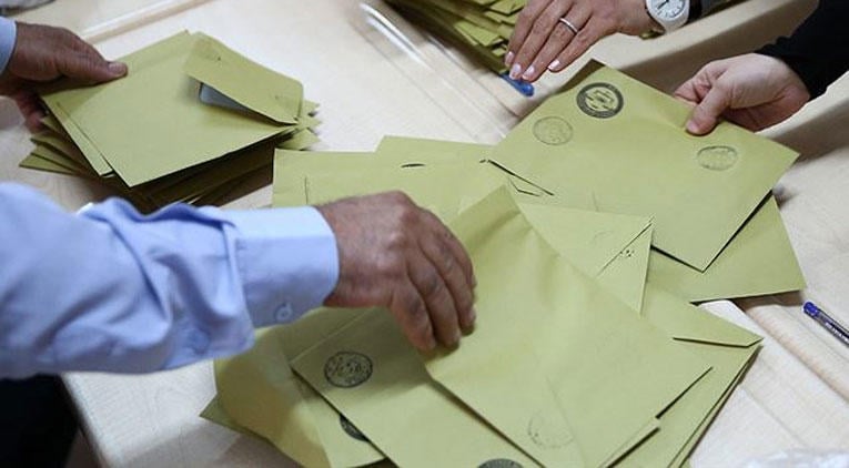 AK Parti'den Ankara açıklaması... Üç şehirde geçersiz oylar yeniden incelenecek