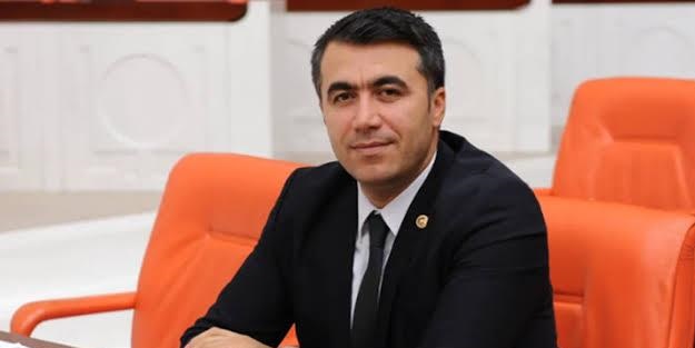 AK Parti'den CHP'li Zeydan Karalar’a sert tepki: Mağduriyet ve dram temalı bir tiyatroyu gündemde tutuyor