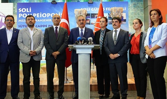 AK Parti'den CHP'ye anlamlı ziyarette bulundu