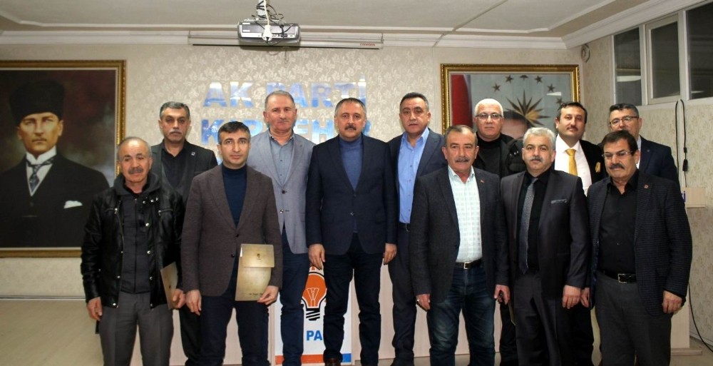 AK Parti’den, eski ilçe başkanlarına teşekkür plaketi 
