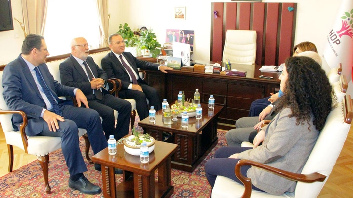 AK Parti'den HDP ziyareti açıklaması! Devlet Bahçeli detayı şaşırttı