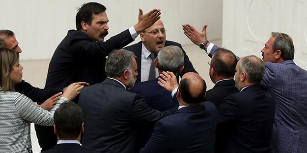 AK Parti'den HDP'li Ahmet Şık'a tazminat davası!