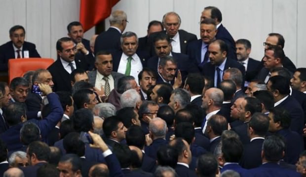 AK Parti'den Meclis'teki küfürbaz vekile