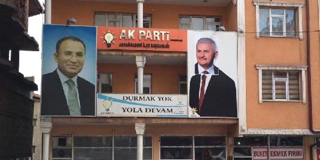 AK Parti'den o afişle ilgili ilk hamle