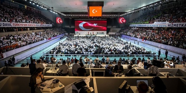 AK Parti'den o isimlere suç duyurusu