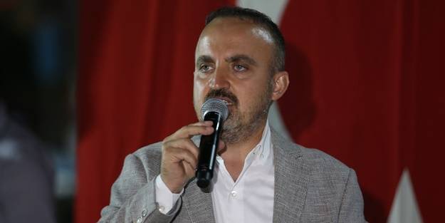 AK Parti'den tepki: 'Bağımsızım' rolü yapmaya çalışan zavallılar