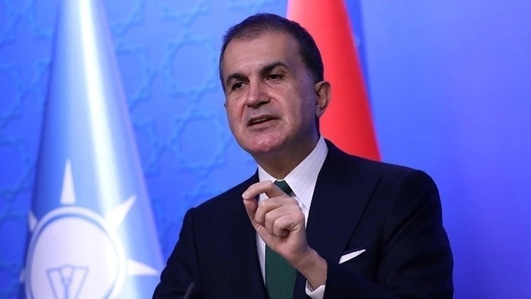 AK Parti’den Türkiye’yi şikayet eden Özgür’e tepki: Bir gün Almanya’ya bir gün Amerika'ya...