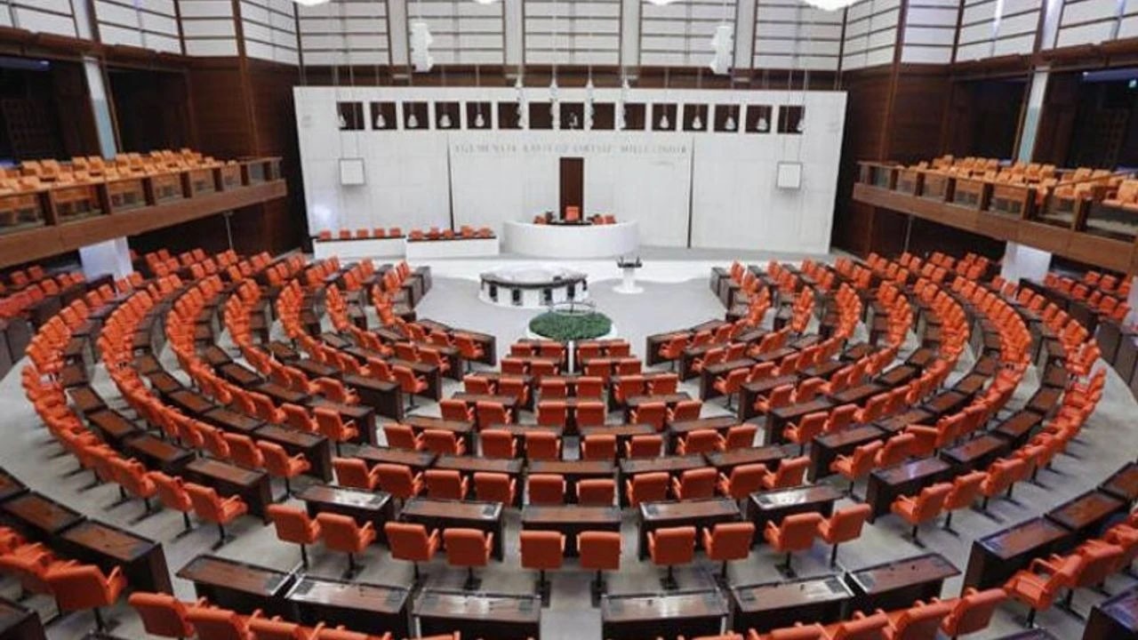 AK Parti'den yeni kanun teklifleri! AK Parti'den açıklama: Güvenlikten uzaya!