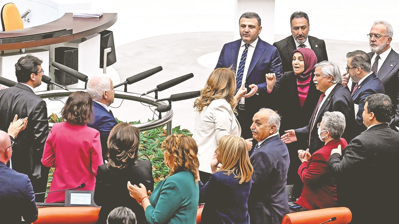 AK Partili Akbaşoğlu: Korsan bildiri CHP cuntacılığıdır