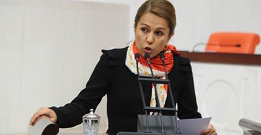 AK Parti’li başkan adayından yüzer gezer seçim ofisi