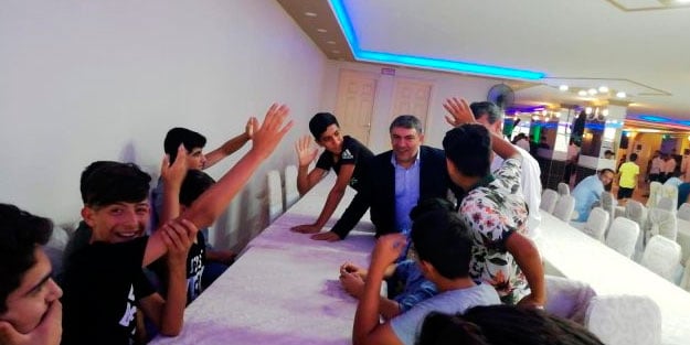 AK Partili Başkan son hareketiyle muhalefetin bile takdirini kazandı