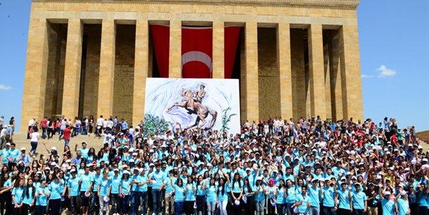 AK Partili Belediye işi gücü bıraktı Anıtkabir'e otobüs kaldırdı