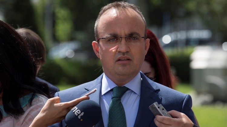 AK Parti'li Bülent Turan: CHP ergen gibi davranıyor
