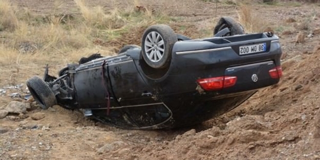 AK Partili Başkanın konvoyunda kaza!