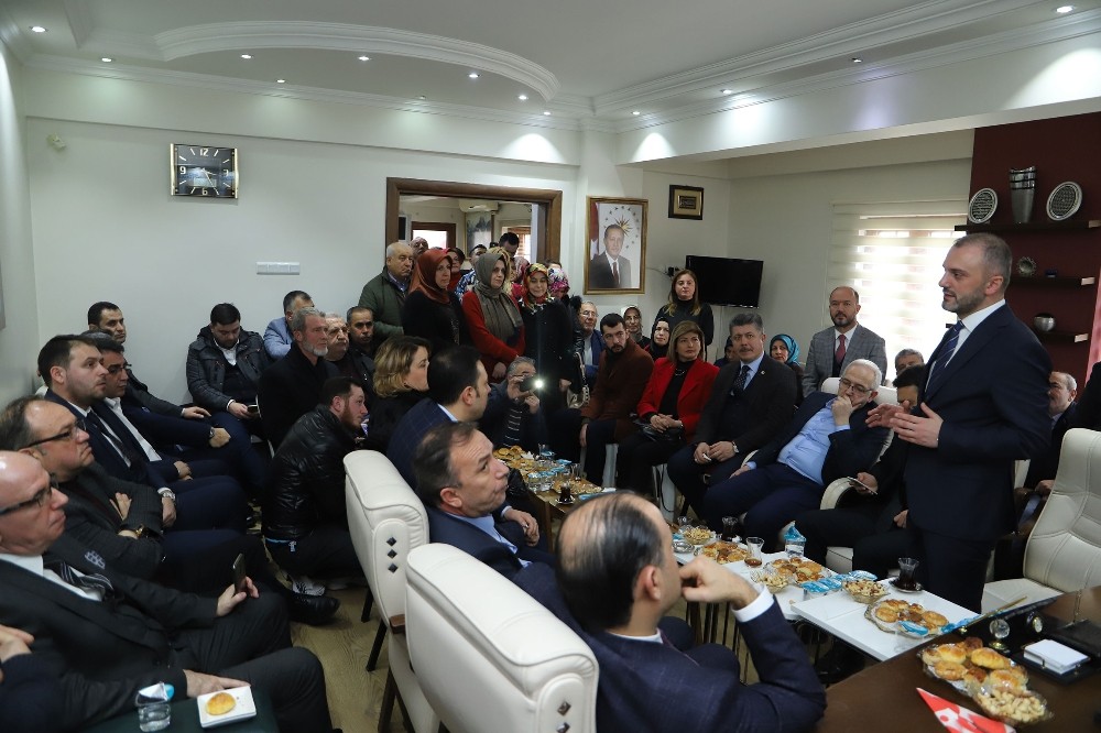 AK Parti’li Çipilioğlu: “İlçe teşkilatımız Türkiye’ye örnek gösterildi” 