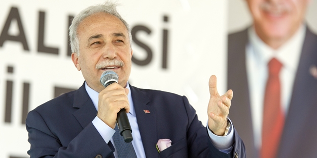 AK Partili eski bakan istifa etti