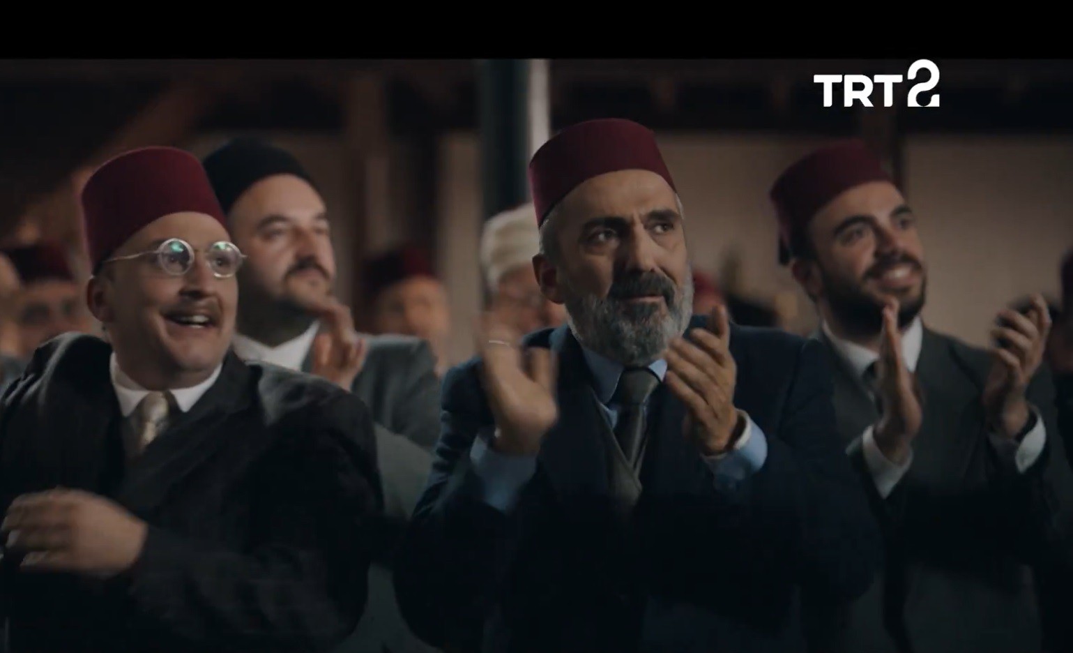 AK Partili eski vekilden tepki! O filmde Akif’e İnönü’yü alkışlatmışlar!