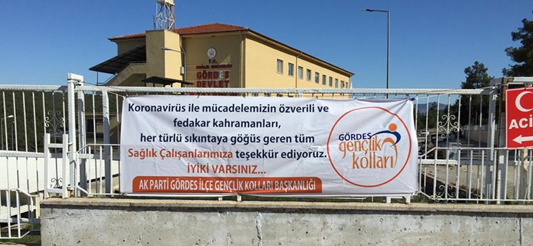 AK Parti’li gençlerden sağlık çalışanlarına destek 