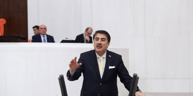 AK Partili Aydemir: Bunlarda Yunanistan'daki rahibin vicdanı yok