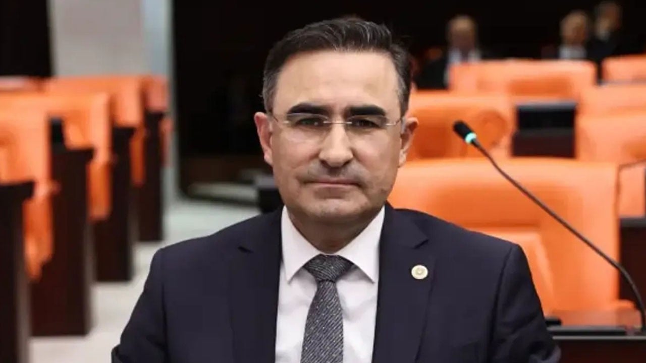 AK Partili isimden karanlık döneme tepki: Ezan özüne dönünce ruh kökümüze kavuştuk!