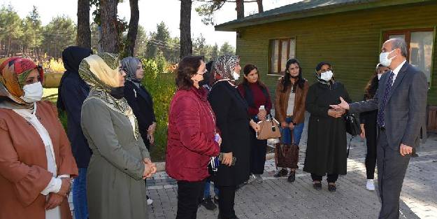  AK Partili kadınlardan Başkan Okay'a tarih ve turizm övgüsü