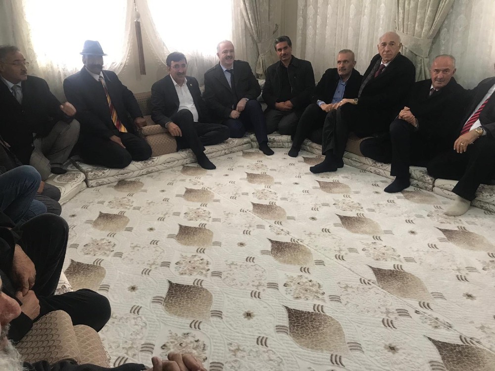 AK Parti’li Kayatürk’ün seçim çalışması 