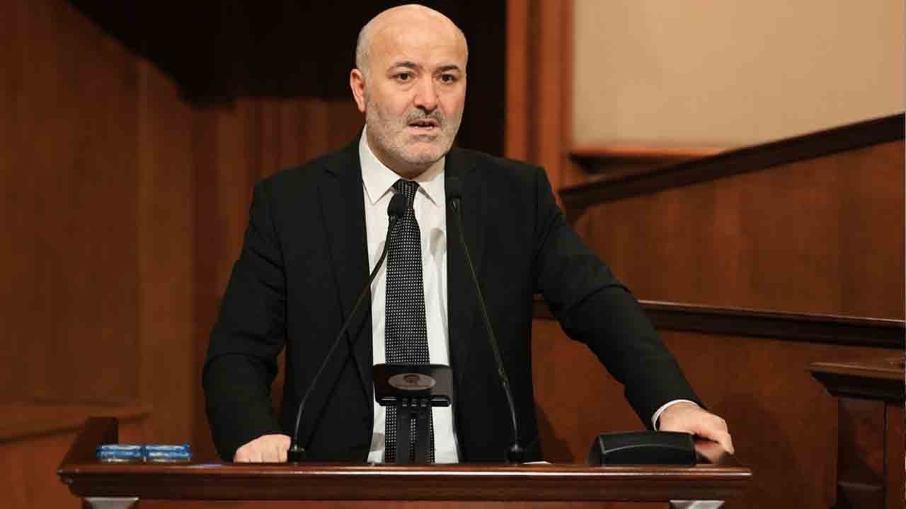 AK Partili Kaynar, CHP’nin İBB’deki beceriksizliğini tane tane anlattı! "2025 bütçesini sunarken şovlar yapıldı, hedefinde bile yüzde 37 sapma var!"