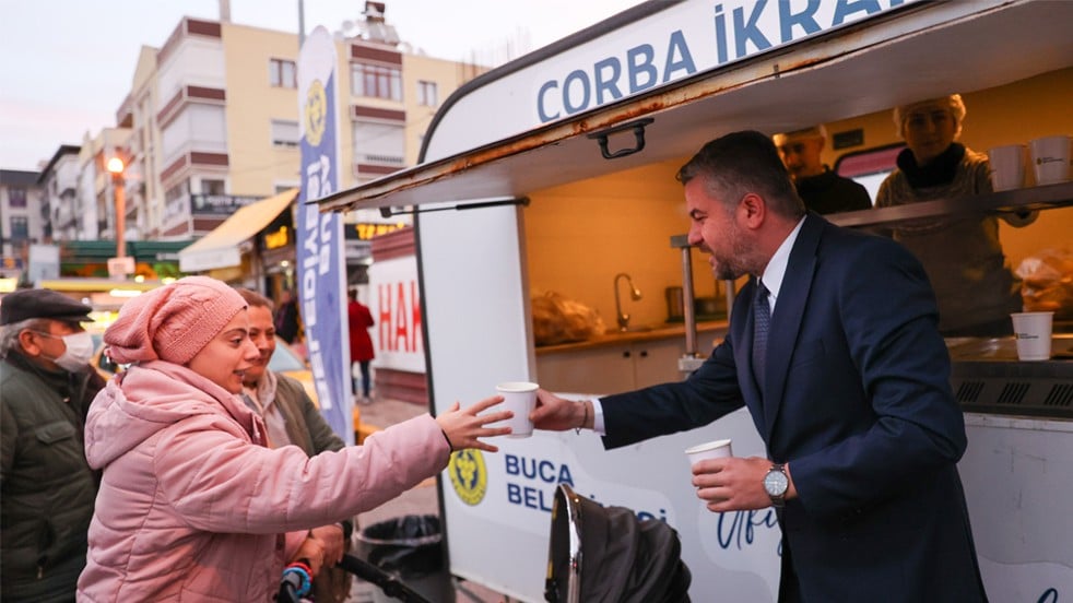 AK Partili Meclis Üyesi görüntülere isyan etti! Phuket’çi başkan çorbada, çöp dağları sokakta