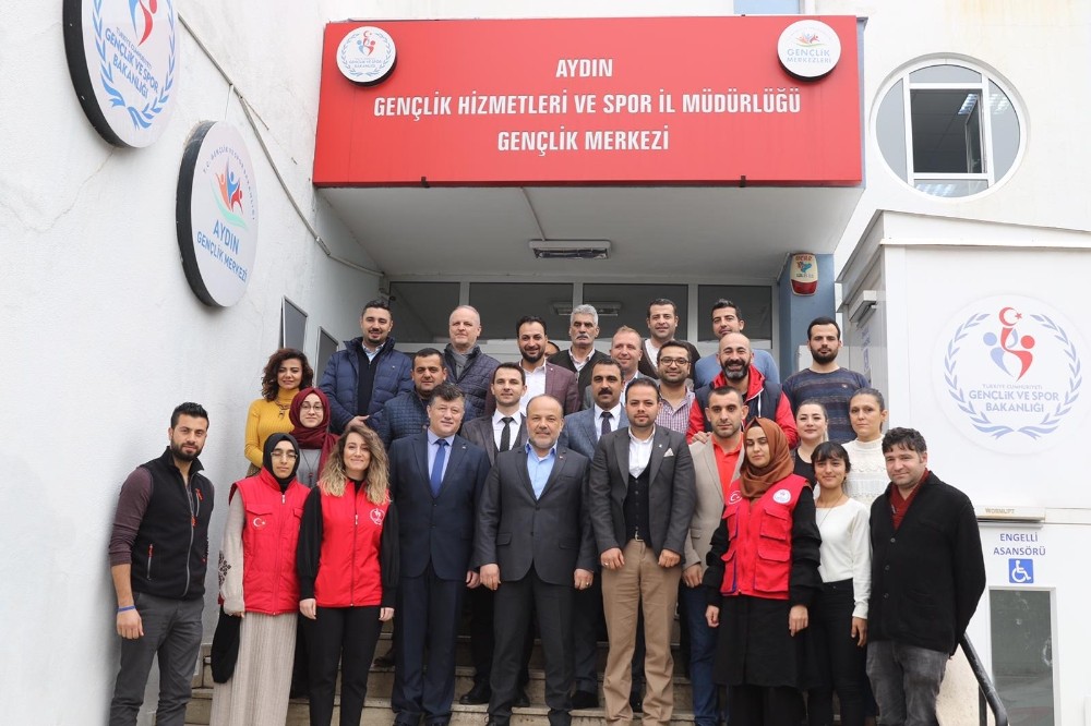 AK Partili Metin Yavuz gençlik liderleriyle buluştu 