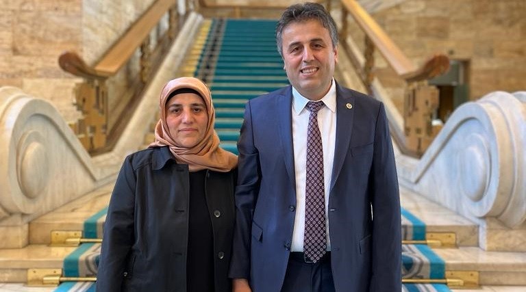 AK Partili milletvekillerinden ve ailelerinden vefa örneği! 'Reis seçilmeden vekilliğe sevinemedik'