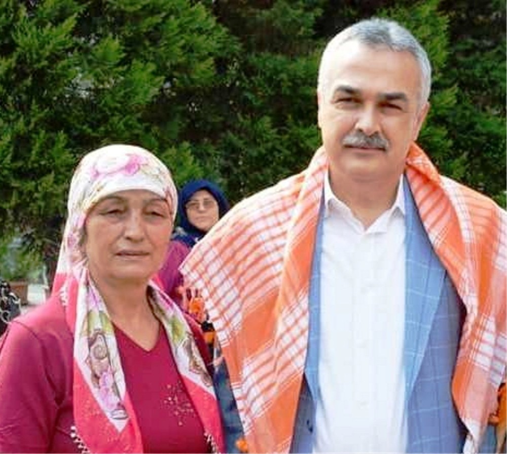 AK Partili Mustafa Savaş, Anneler Günü’nü kutladı 