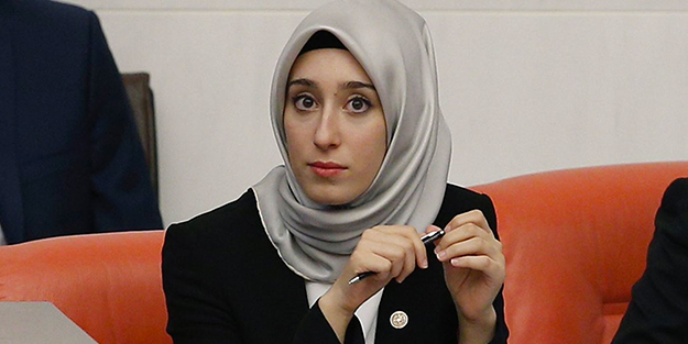 AK Partili Rümeysa Kadak'ın başı o ahlaksızla dertte! Meclis kapısına dayandı