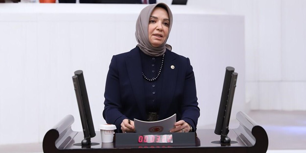 AK Partili Serap Yaşar HDP'li Meral Danış Beştaş'ı böyle rezil kepaze etti