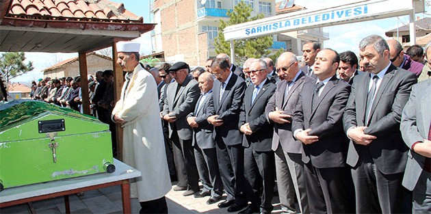 AK Partili Tamer’in acı günü