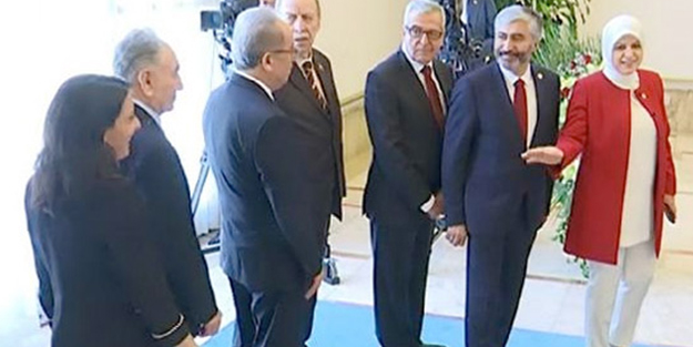 AK Partili vekil'den CHP'den İYİ Partiye geçen vekile: Dün çok ağlamaklıydın canım benim!