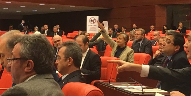 AK Partili vekilden CHP'lileri çıldırtan afiş