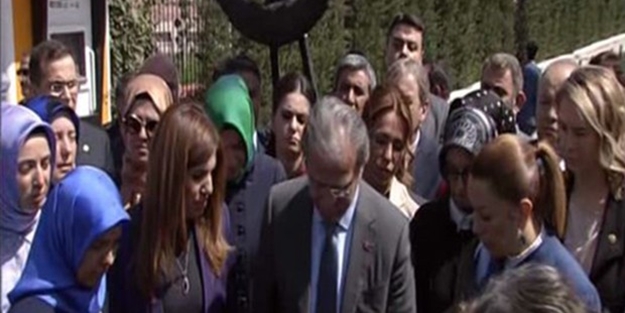 AK Parti'den CHP Genel Merkezi'ne çelenk
