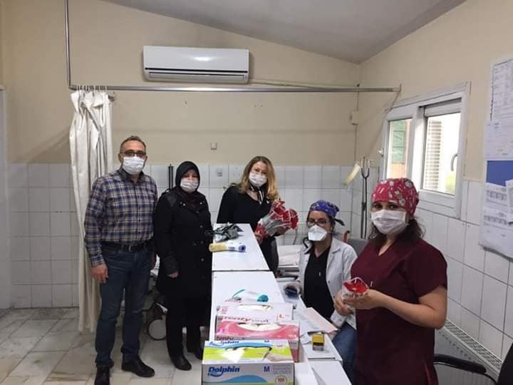 AK Parti’lilerden hemşirelere anlamlı ziyaret 