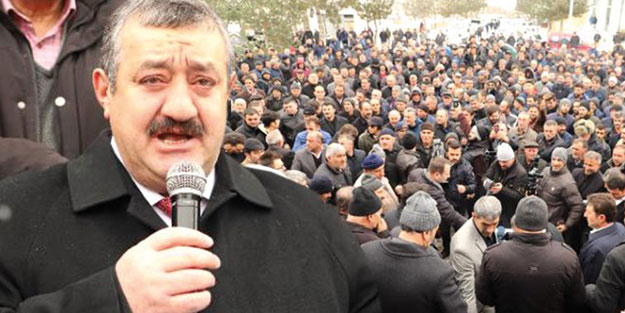 AK Parti'nin aday göstermediği Belediye Başkanı gözyaşlarıyla istifa etti