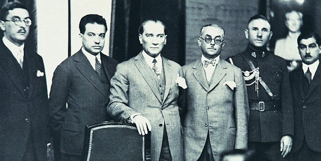 AK Parti’nin dayanağı aslında Mustafa Kemal’in kendisi olmalı imiş! Padişaha haram da CHP’ye helal mi?