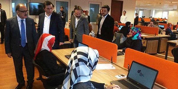 AK Parti'nin dev dijital servisi göreve başladı