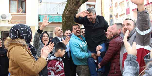 AK Parti'nin Roman adayından davullu zurnalı tanıtım toplantısı