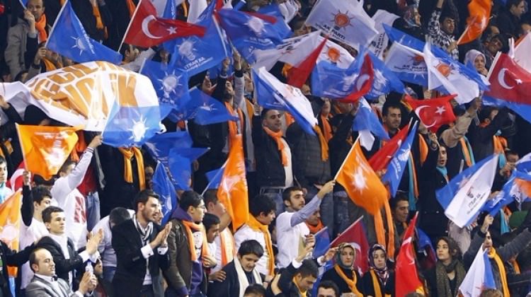 Ak Parti'ye taze kan
